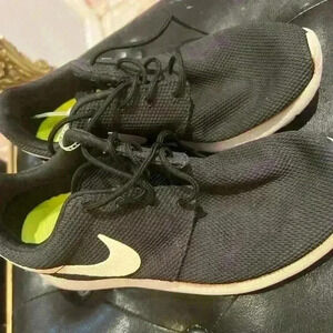 Nike Roshe Size 7.5